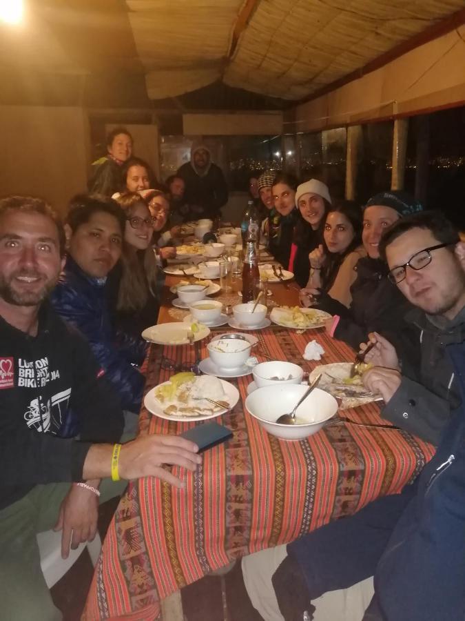 Uros Lodge Lover Titiqaqa Puno Exterior photo